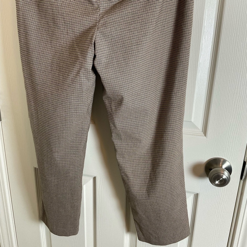 Nicole Miller Women's Brown Plaid Ankle Pants - Size 8 (NWOT) - Picture 8 of 10